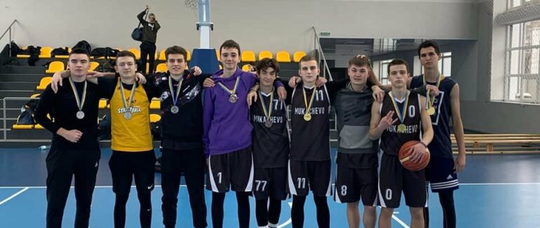 У Мукачеві відбувся Різдвяний турнір з стрітболу