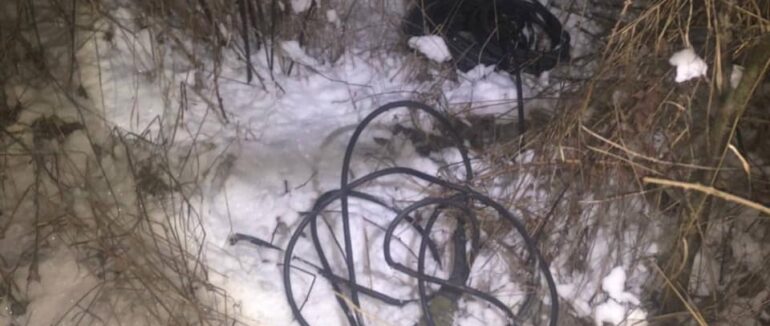 У Мукачеві затримали чоловіків, які, причетні до крадіжки комунікаційного кабелю