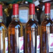 18 сортів вина від 22 виноробів можна спробувати на фестивалі “Червеному вині”