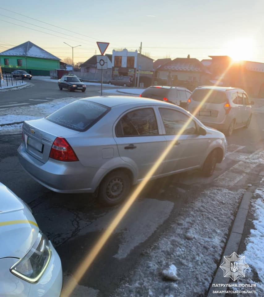 Патрульні за робочий тиждень зафіксували понад 20 ДТП на Закарпатті