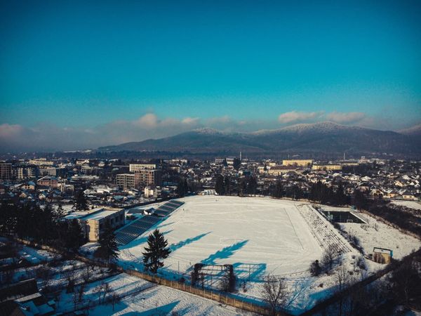 Засніжена Свалява з висоти пташиного польоту