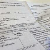 Відкрито 25 кримінальних проваджень: на Закарпатті продовжують фальсифікувати COVID-документи