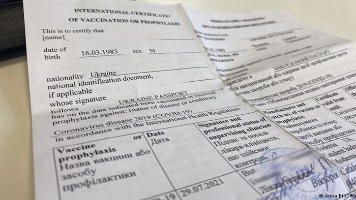 Відкрито 25 кримінальних проваджень: на Закарпатті продовжують фальсифікувати COVID-документи