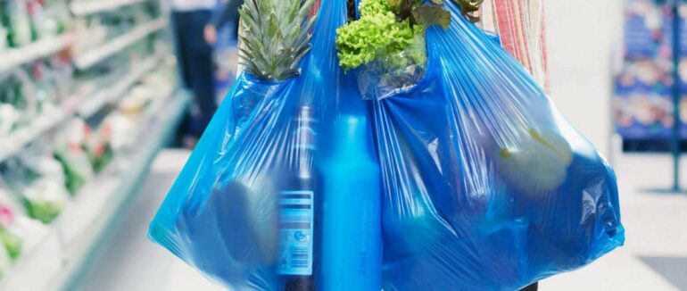 Ціни на пакети в супермаркетах зростуть вже з 1 лютого