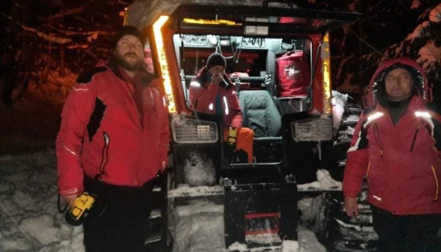 Пошуки тривали всю ніч: біля гори Гимба відшукали чотирьох туристі