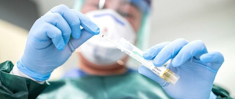 За минулу добу понад 870 випадків, 4 – летальні: оновлена статистика COVID-19 на Закарпатті