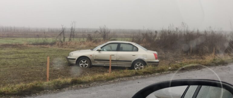 В Мукачівському районі ДТП: автомобіль з’їхав у кювет