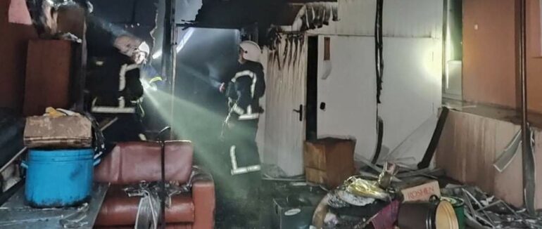 На Закарпатті рятувальники вберегли від знищення два житлові будинки