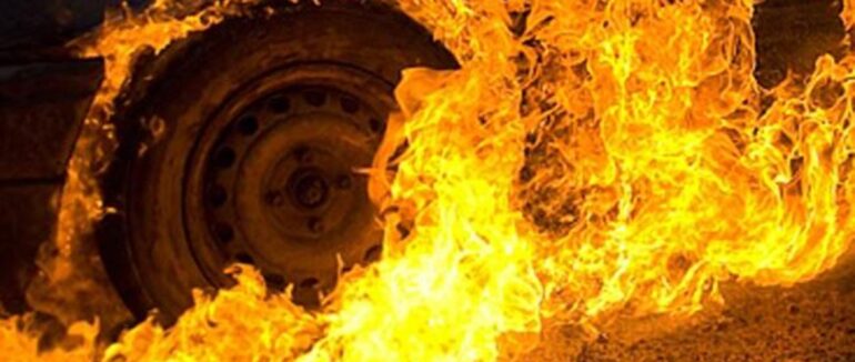 На Закарпатті горів автомобіль Geely