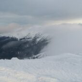 Попередження від рятувальників: на Закарпатті значна лавинна небезпека