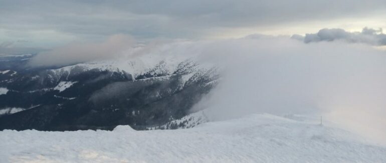 Попередження від рятувальників: на Закарпатті значна лавинна небезпека