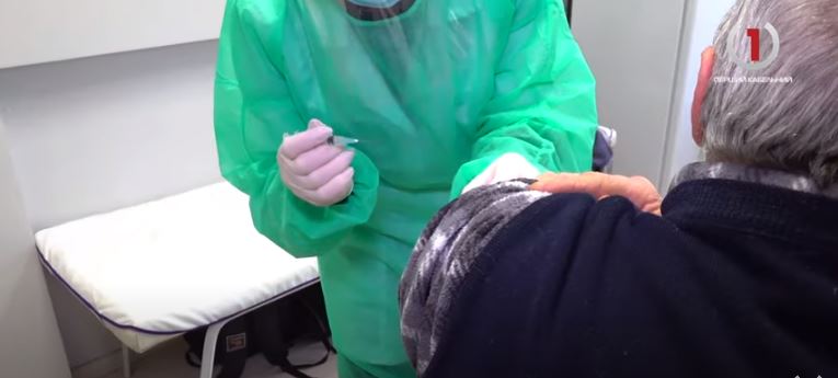 Бустерна доза в Мукачівській ОТГ: скільки мукачівців хочуть зміцнити імунітет? (ВІДЕО)