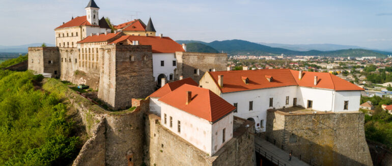 У Мукачівському замку за минулий рік одружилось понад 200 пар