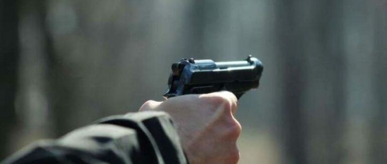 Погрожував жінці пістолетом: на трасі “Київ-Чоп” затримали керманича із Закарпаття