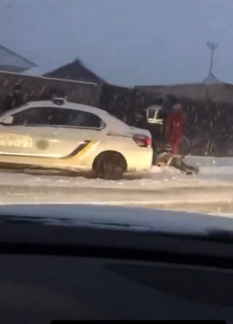 У центрі Мукачева збили пішохода: на місце події прибула швидка