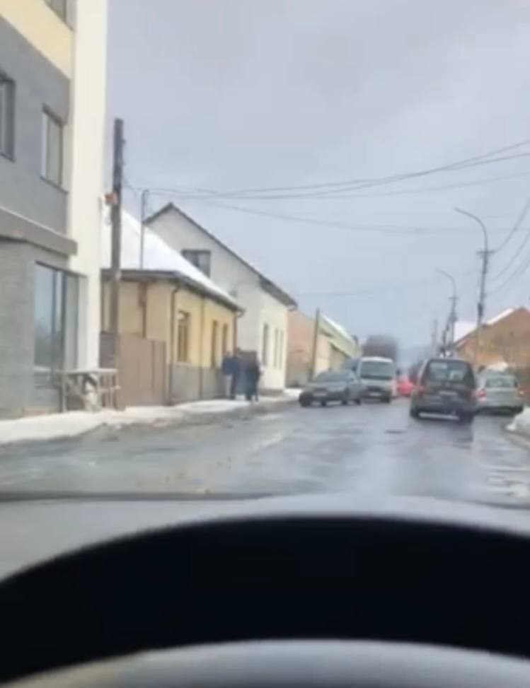 У Мукачеві трапилася ДТП: дорогу не поділили два автомобілі