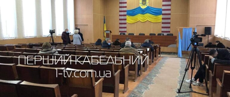 Політичні баталії: у Мукачівській райраді триває напружена сесія