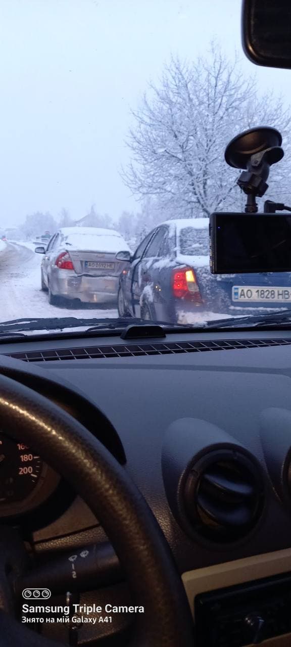 На Мукачівщині трапилася автопригода: зіштовхнулися два легковики