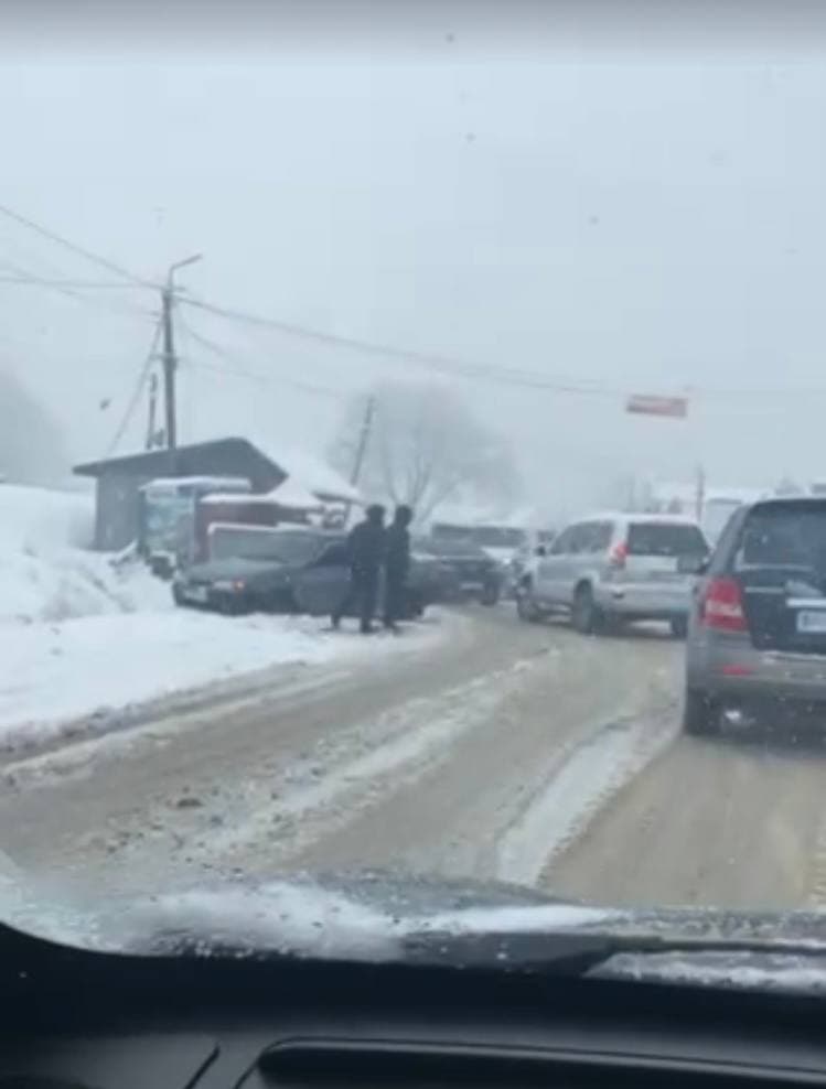 Дорожні автопригоди тривають: у Тячівському районі зіштовхнулися відразу три автівки