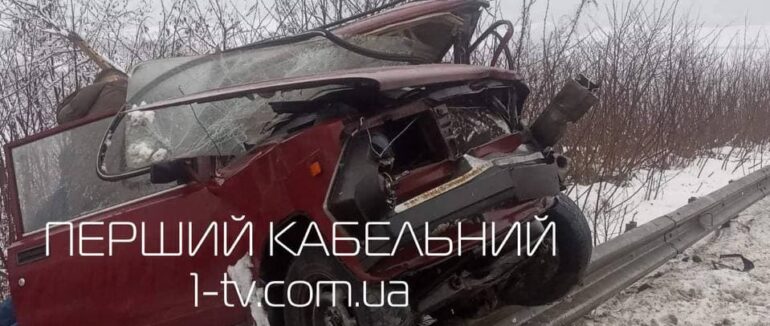 В Ужгородському районі трапилася моторошна потрійна ДТП: одна людина загинула
