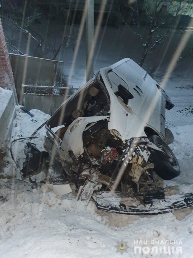 У Нижній Апші п’яний водій скоїв смертельну ДТП: загинула молода жінка