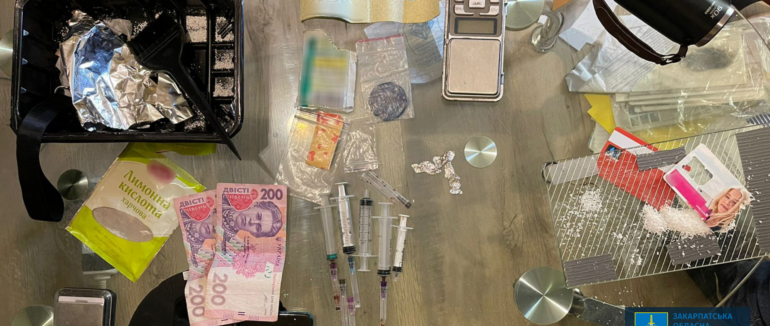 Ужгородку судитимуть за збут метамфетаміну