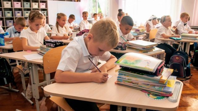 В Україні звільнять від ДПА учнів