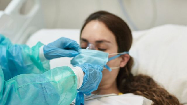 Понад 880 нових випадки COVID-19 виявлено за добу на Закарпатті