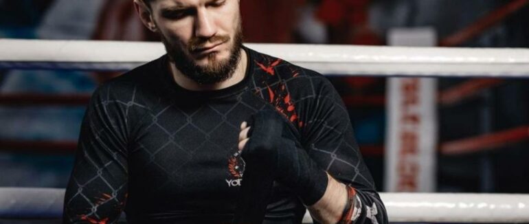 Українському бійцю зламали руку в дебютному поєдинку в UFC