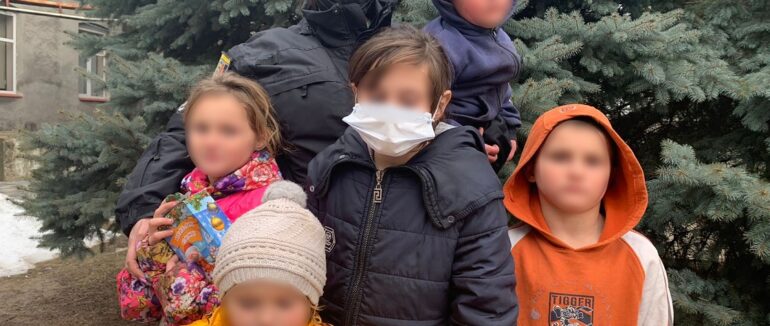 На Мукачівщині вилучили з родини п’ятьох маленьких бездоглядних діток