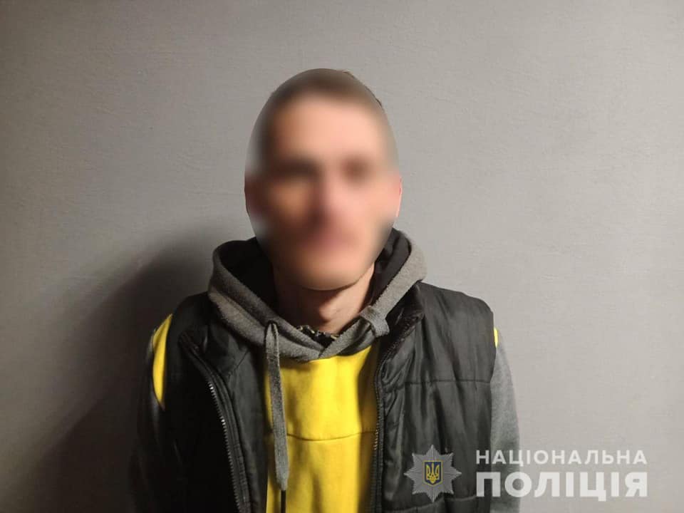 Намагався викрасти оптичний кабель: в Ужгороді затримали зловмисника