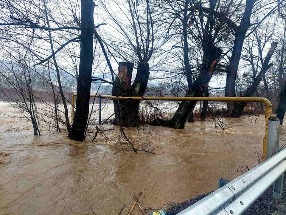 Свалява, зливи, опади, підтоплення, дорожнє покриття