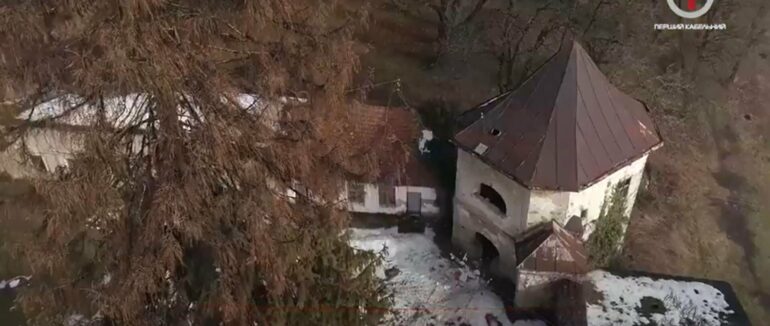 Палац-принада: у Довгому взялись реанімувати укріплену літню резиденцію Телекі (ФОТО; ВІДЕО)