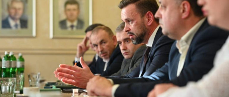 Віктор Микита провів нараду з представниками бізнесу області