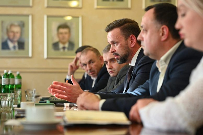 Віктор Микита провів нараду з представниками бізнесу області
