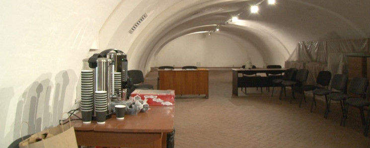 В Ужгороді розгорнули цілодобовий пункт для координації та розміщення людей