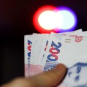 Кому з лютого 2022 року підвищать зарплату