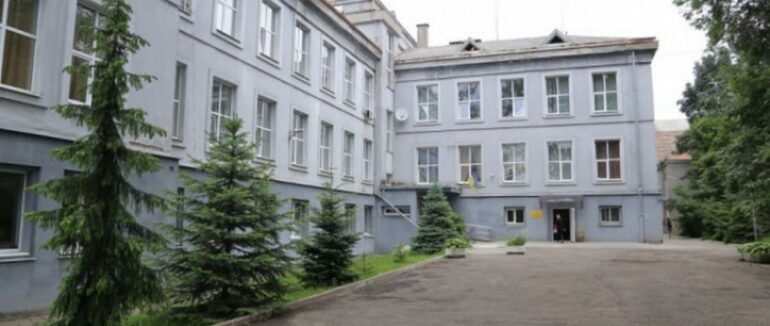 У лікарні в Мукачеві посилили протиепідемічні обмеження