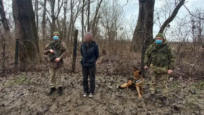 Закарпатські прикордонники затримали іноземця, який перебуває у розшуку
