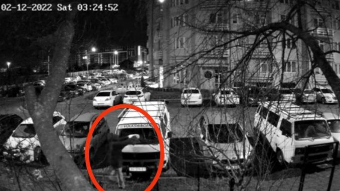 Вночі в Ужгороді невідомий підпалив два авто