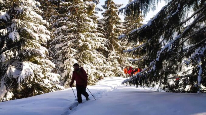 На Драгобраті під час катання заблукали двоє лижників