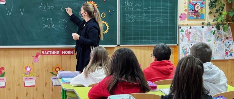 З понеділка школи Закарпаття йдуть на двотижневі канікули