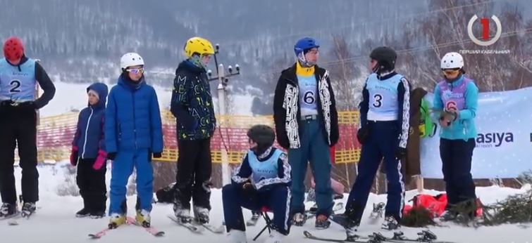 Стрибки з трамплінів та подвійні сальто:емоційна боротьба за кубок Європи із фрістайлу на Ужгорощині (ВІДЕО)