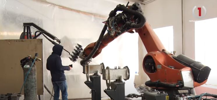 Роботизація по-закарпатськи: як родина Зейкан з Іршавщини руйнує стереотипи (ВІДЕО)