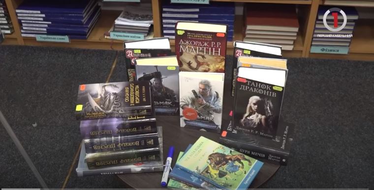 «Світи Джона Толкіна»: в Ужгороді провели літературний вечір (ВІДЕО)