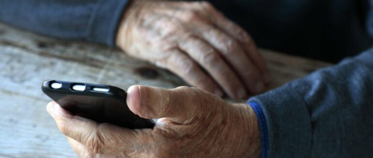 Закарпатська й Львівська області створили спільний чатбот для допомоги переселенцям