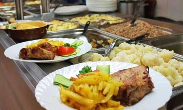 В Ужгороді ресторатори організували харчування для переселенців