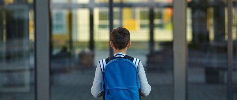 Ужгородський суд оштрафував маму семикласника за пропуск уроків