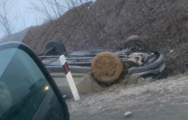 Аварія на Берегівщині: автівка перекинулася в кювет