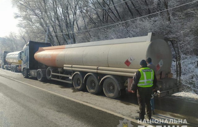 На Закарпатті з початку року поліцейські вилучили 170 тонн нелегального пального